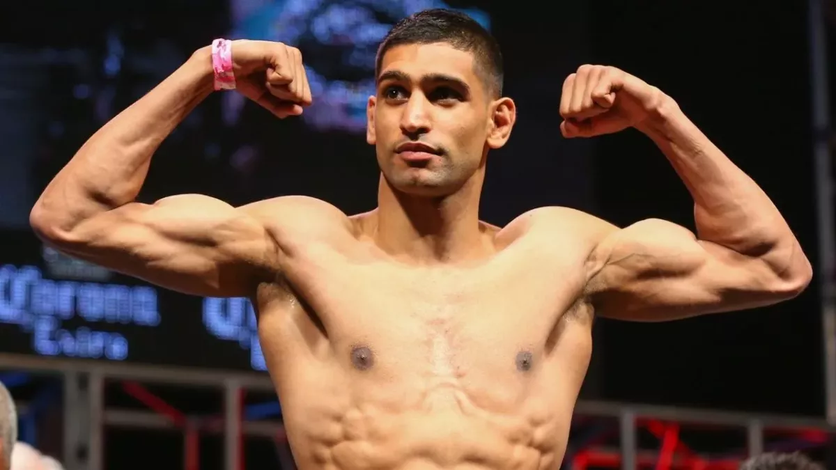 Amir Khan, ici lors de la pesée avant son combat contre Luis Collazo en 2014. 