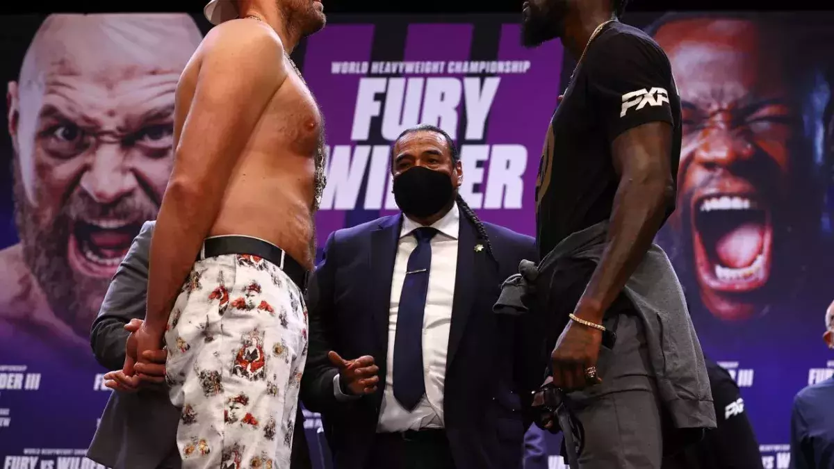 Boxe : Tyson Fury et Deontay Wilder nous offrent le face à face le plus bizarre de l'histoire avant leur combat 