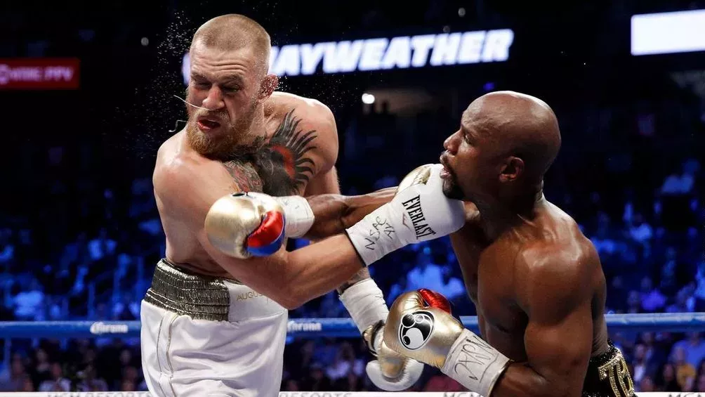 Floyd Mayweather a mis KO Conor McGregor au 10e round de leur combat de boxe