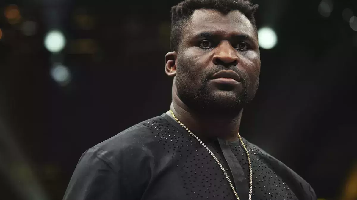 Francis Ngannou durant la présentation de son combat face à Renan Ferreira au PFL.