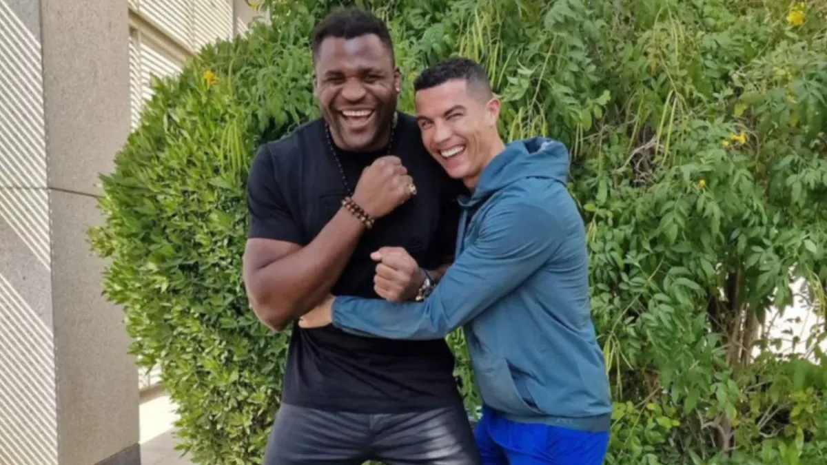 Francis Ngannou et Cristiano Ronaldo ensemble en Arabie Saoudite. 