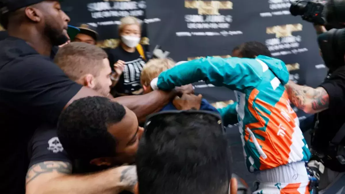 Jake Paul : une bagarre générale éclate entre le frère de Logan Paul et Floyd Mayweather