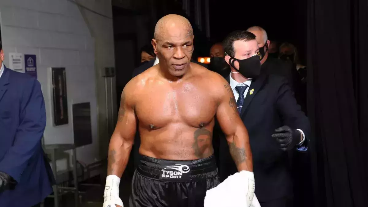 Mike Tyson avant son combat contre Roy Jones Jr en 2020. 