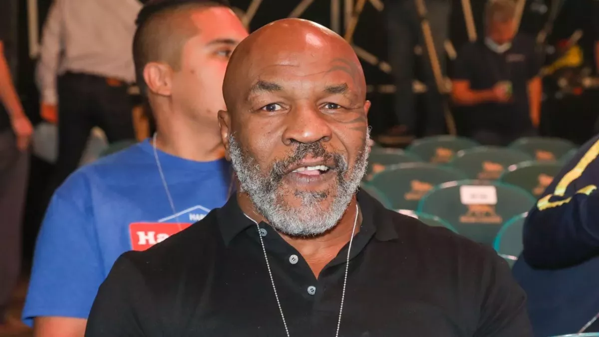 Mike Tyson continue de suivre la boxe avec attention. 
