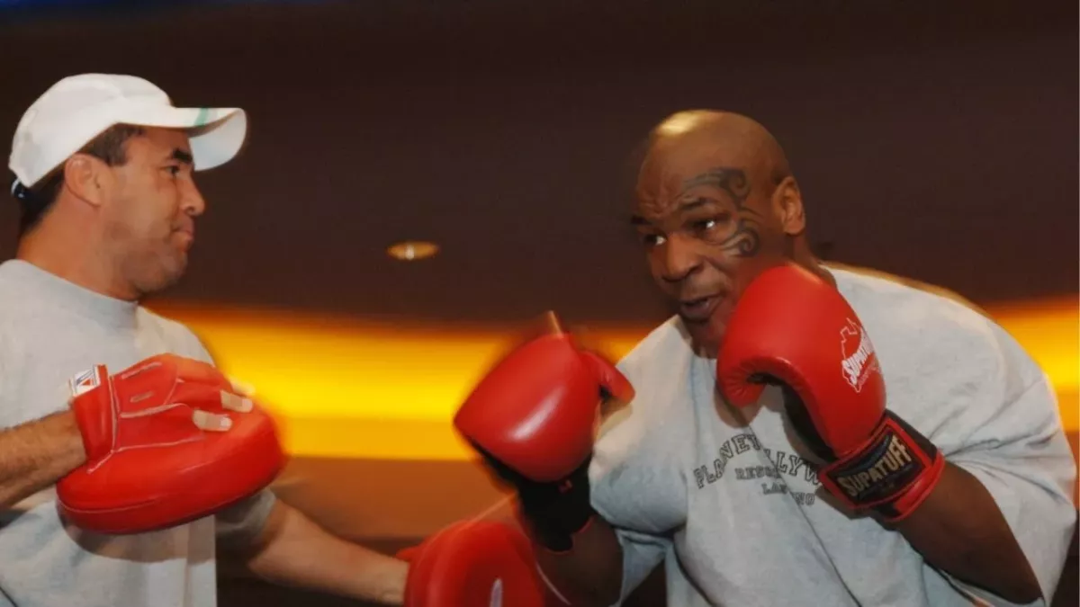 Mike Tyson à l'entrainement avec Jeff Fenech. 