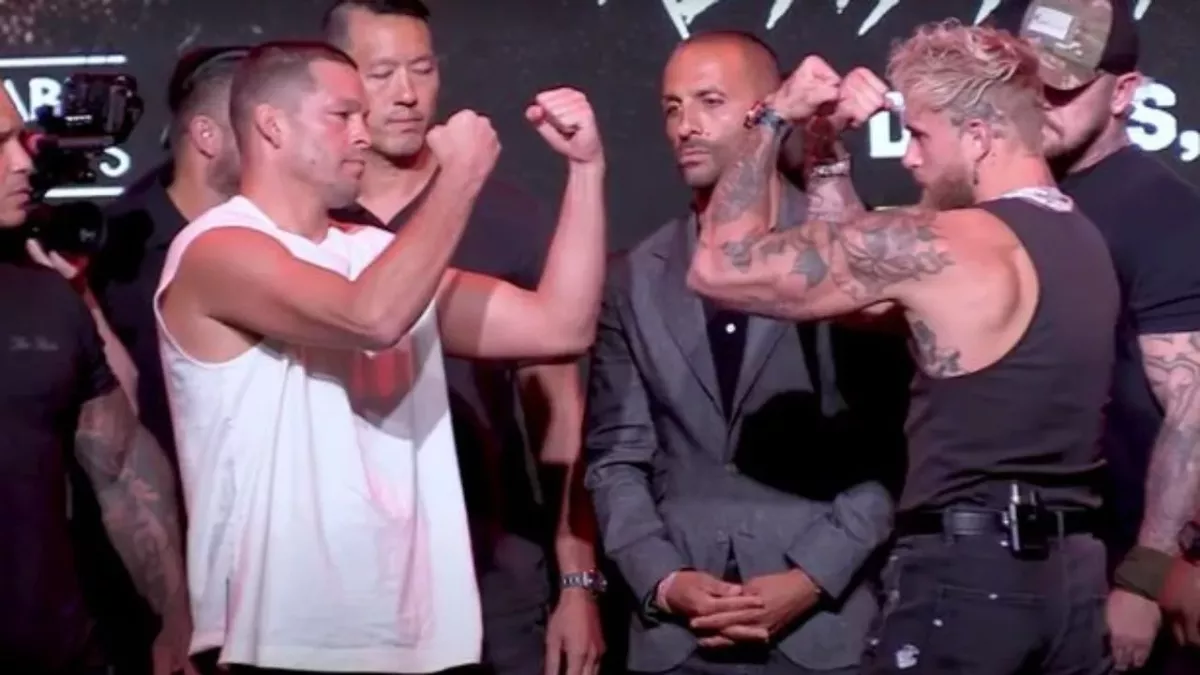 Nate Diaz et Jake Paul lors du face à face d'avant-combat. 