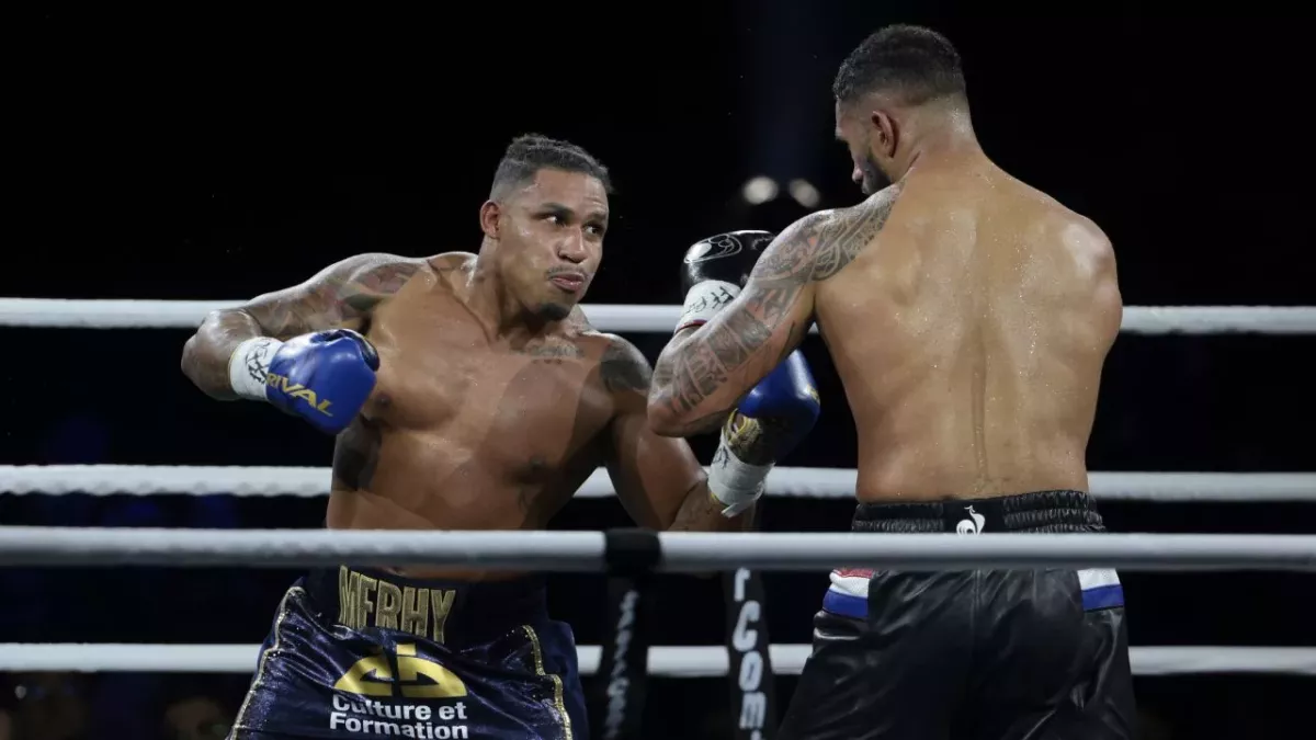 Ryad Merhy pensait avoir perdu contre Tony Yoka, mais a été déclaré vainqueur par les juges. 