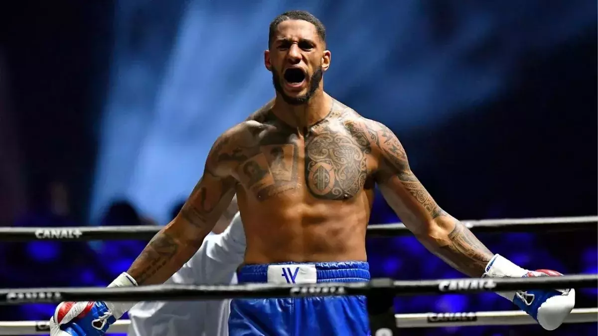Tony Yoka affrontera Carlos Takam le 15 janvier. 