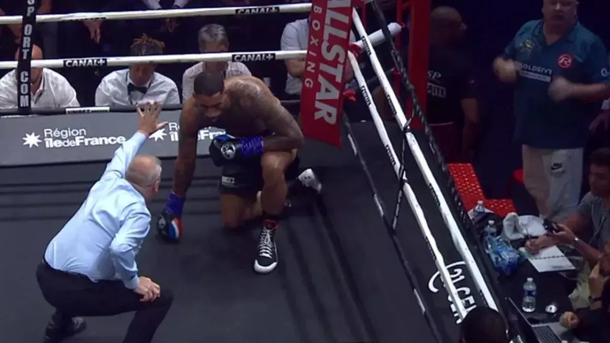 Tony Yoka a été envoyé au tapis dans le 1er round