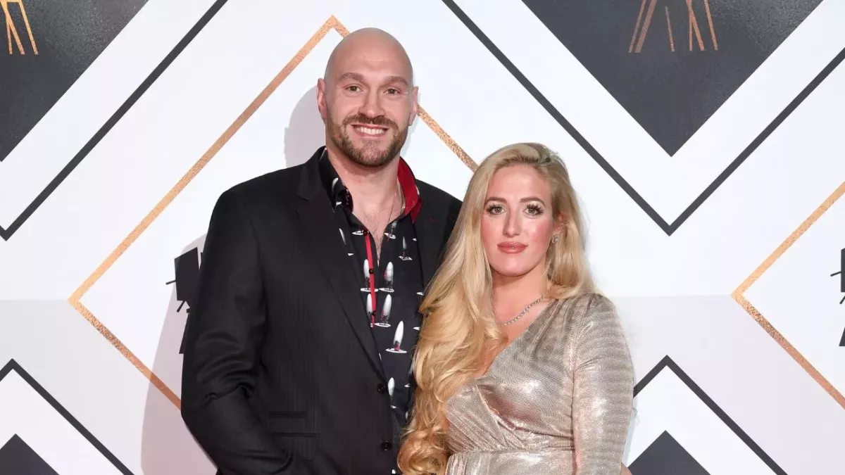 Tyson Fury accompagné de sa femme Paris. 