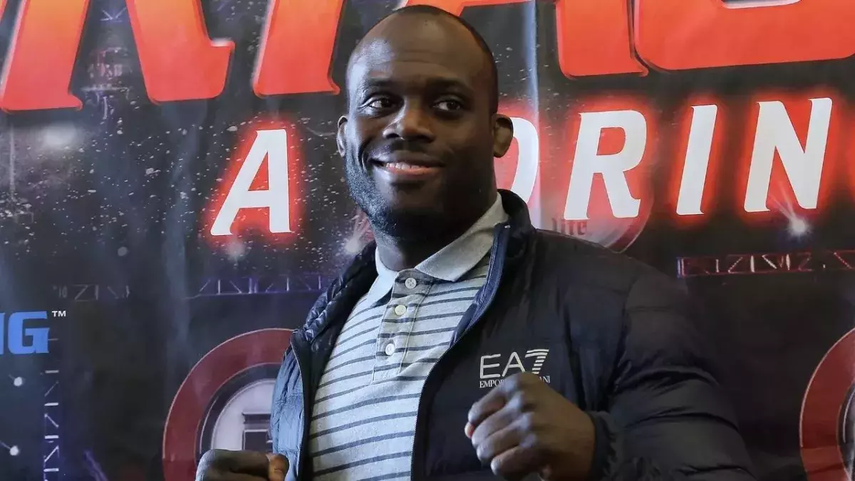 Avant de se lancer dans le MMA, Melvin Manhoef était un champion de kickboxing. 