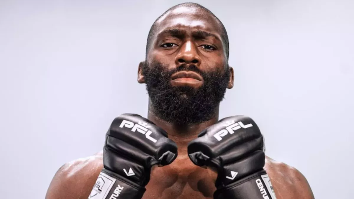 Cédric Doumbé est un combattant de MMA français évoluant au PFL. 