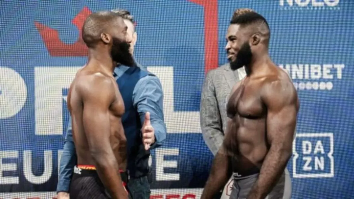 Cédric Doumbé et Jordan Zébo pendant leur face à face. 
