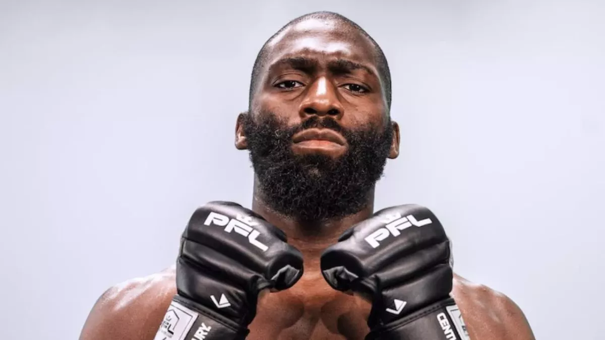 Cédric Doumbé place une légende de la boxe derrière lui dans le classement des meilleurs combattants de tous les temps.