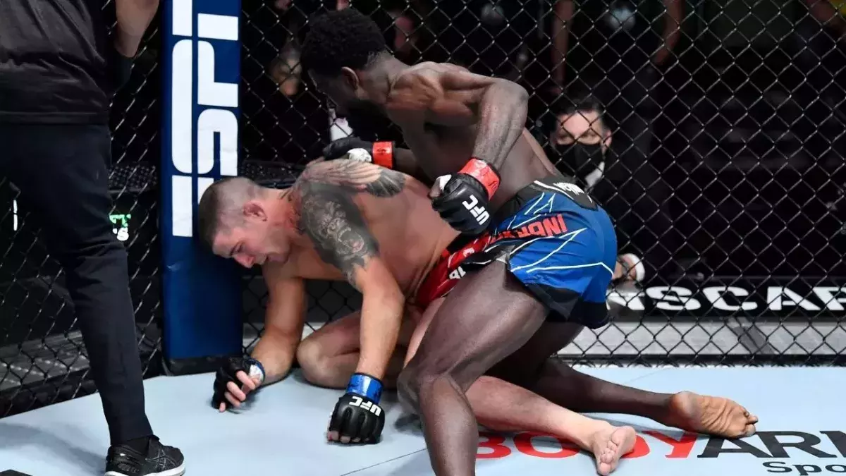 Chidi Njokuani a facilement triomphé de Marc-André Barriault lors de l'UFC Vegas 47 