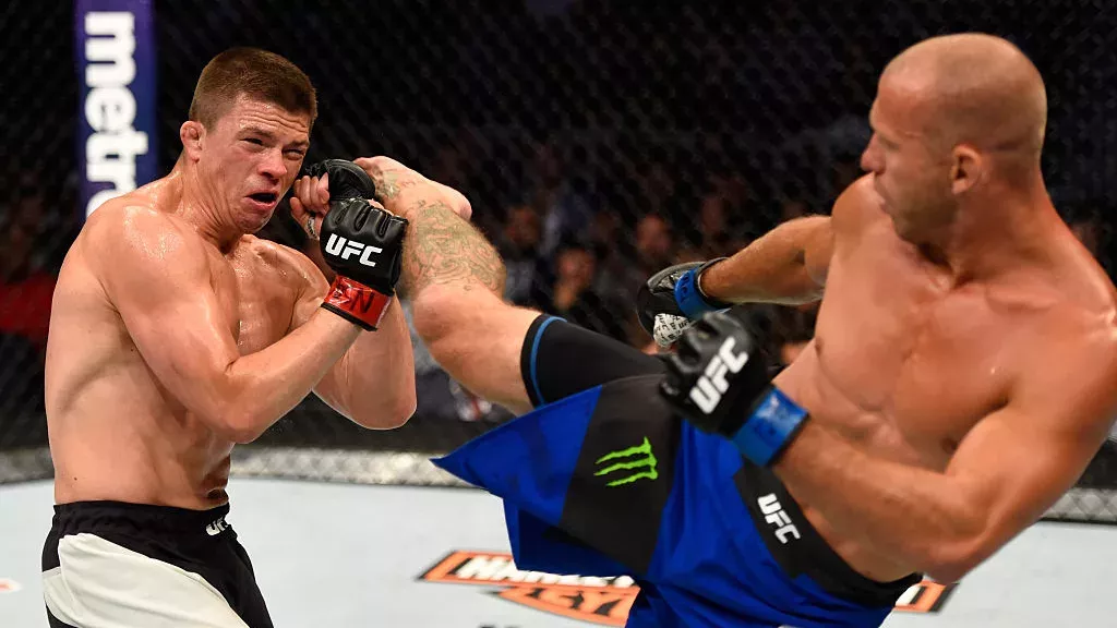 Donald Cerrone met KO Rick Story lors de l'UFC 202