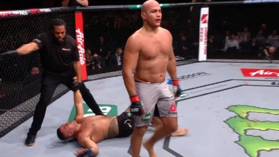 Dos Santos vs Tuivasa