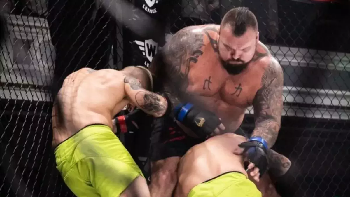 Eddie Hall a battu les frères Neffati dans un combat de MMA en 1 contre 2. 