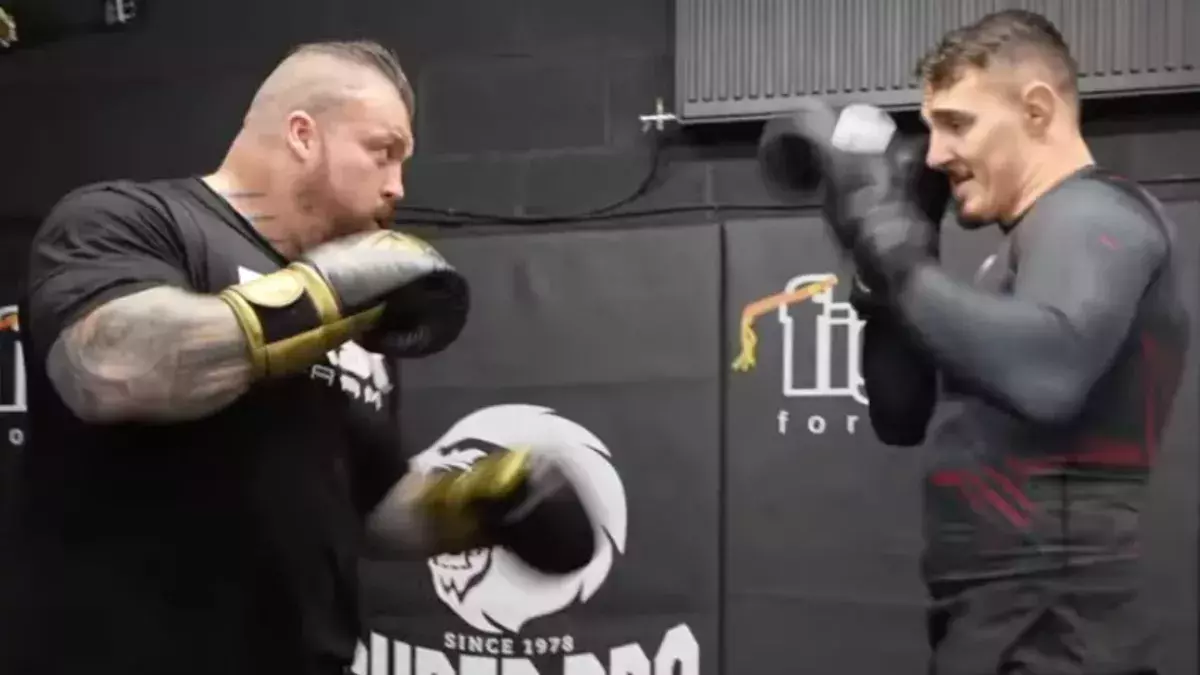 Eddie Hall et Tom Aspinall