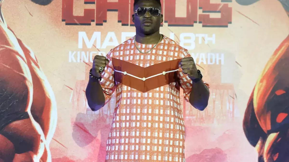 Francis Ngannou avant son combat de boxe contre Anthony Joshua en mars 2024.
