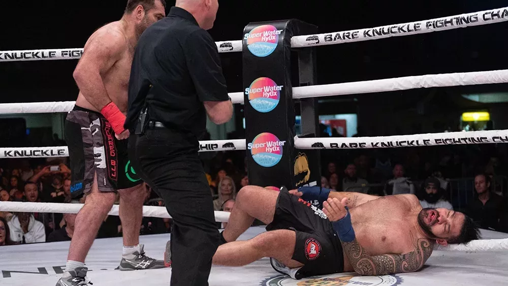 Gabriel Gonzaga met KO Bigfoot Silva au Bare Knuckle FC