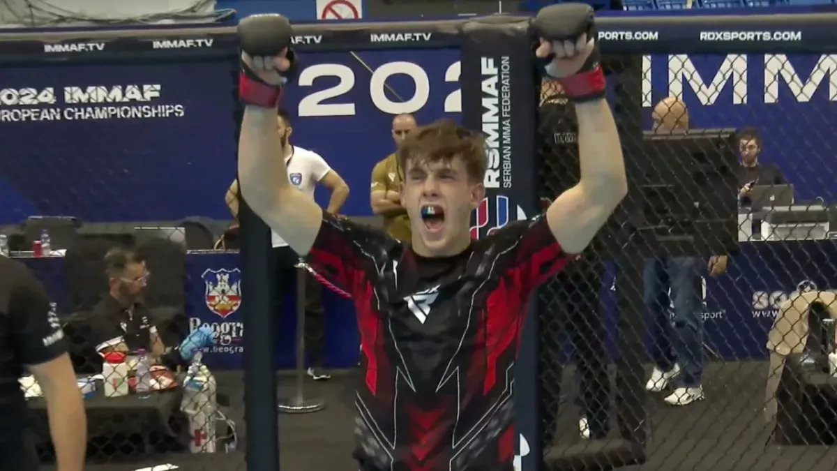 Paul Denis Navero a battu Luca Silvani en quarts de finale des championnats d'Europe de MMA. 