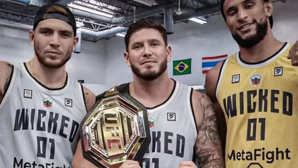SebbyDaddy accompagné des combattants prfessionnels de MMA Axel Alfandari et Owen Jason. 