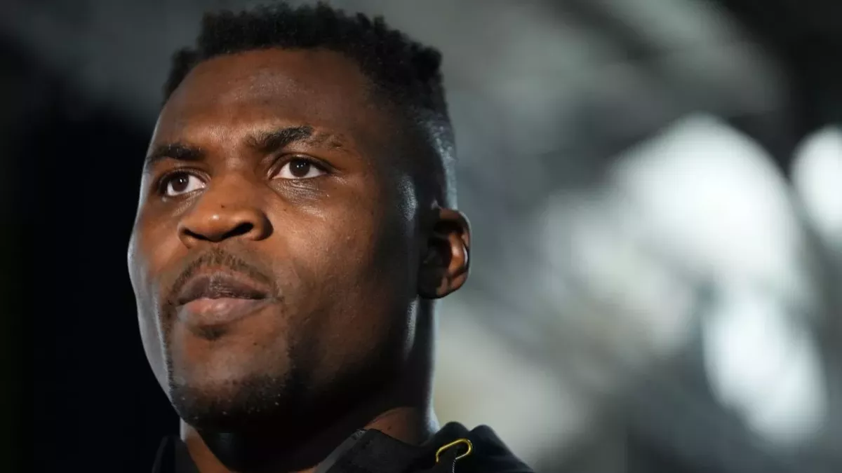 Francis Ngannou gagne désormais des millions grâce aux sports de combat. 