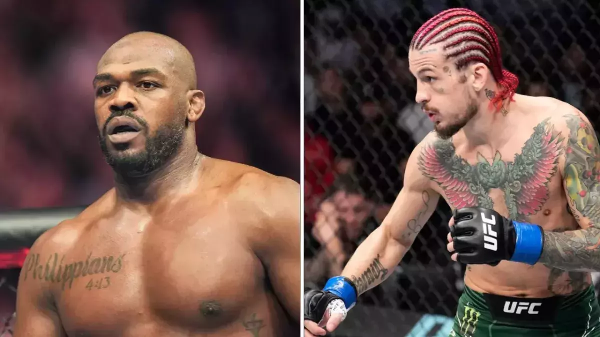 Jon Jones et Sean O'Malley dans la cage de l'UFC