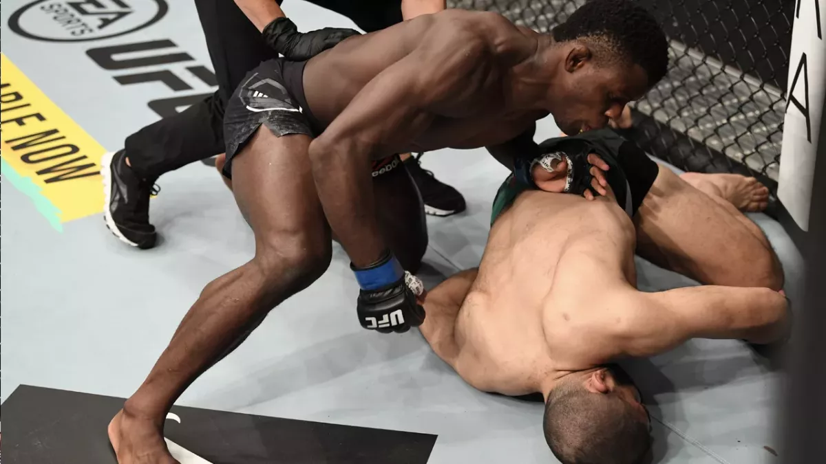 UFC 254 : ce combattant claque un KO en 18 secondes