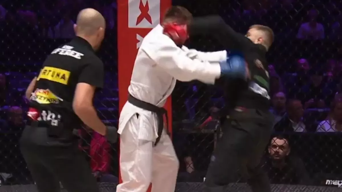 Un combat spécial entre Piotr Kacprzak, ceinture noire de jiu-jistu brésilien, et Adam Brysz, ceinture noire de judo, au KSW. 
