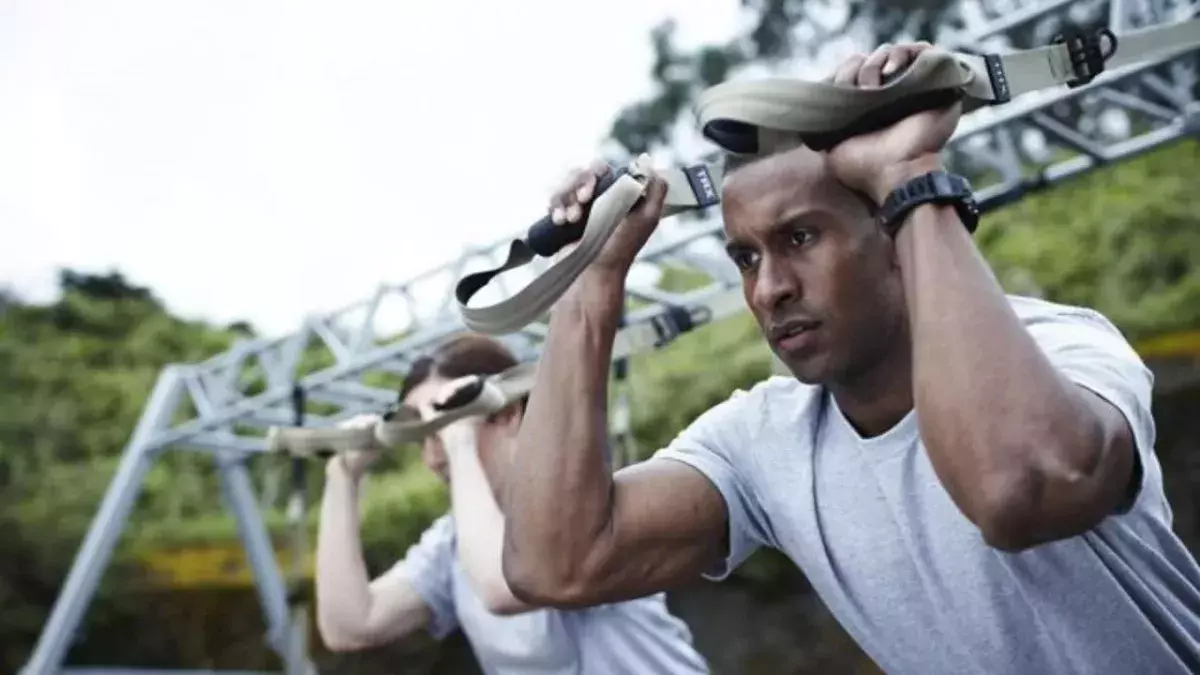 Touché de sol avec TRX : voici comment réaliser correctement l'exercice