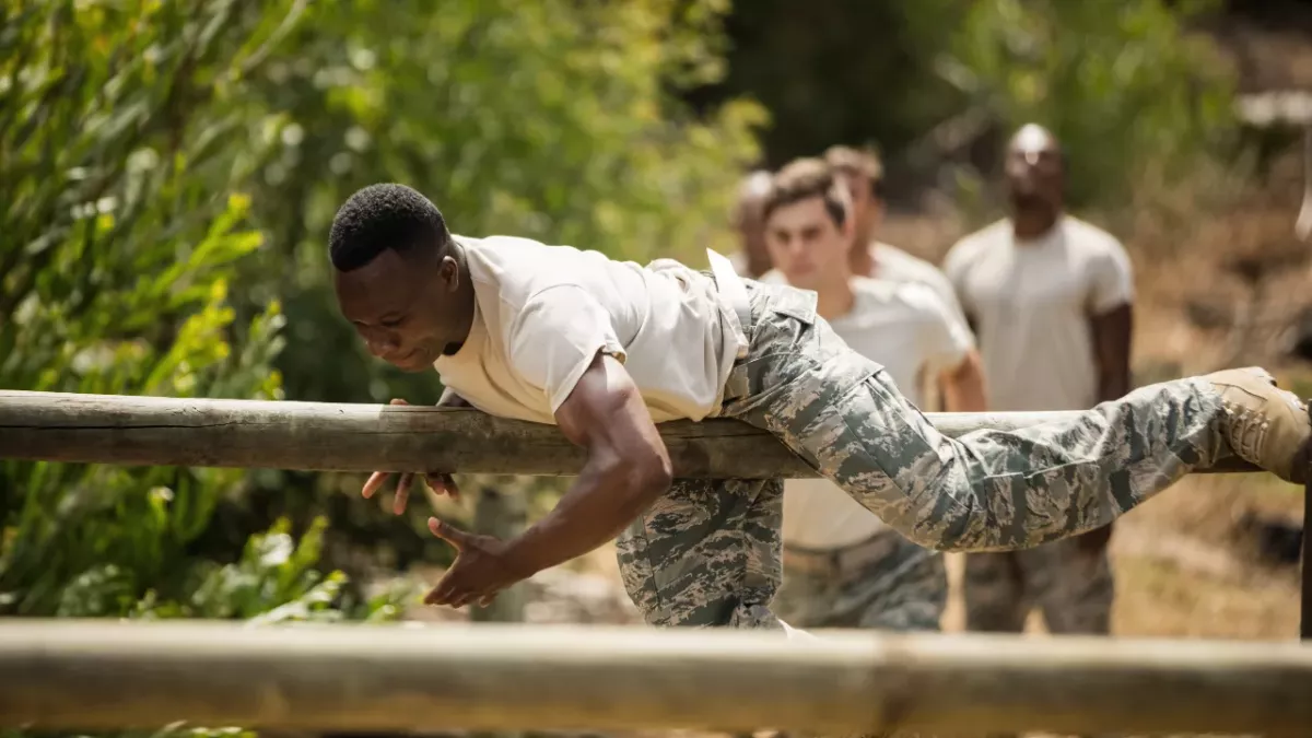 Le programme militaire ou l'entraînement idéal pour avoir des bras musclés
