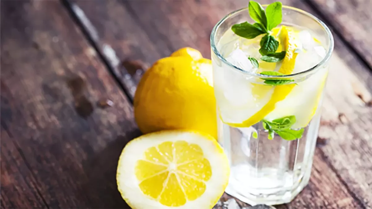 Le citron a la réputation de faire maigrir. 