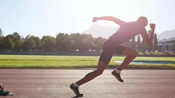 Augmentez considérablement votre vitesse et votre puissance avec cet entraînement en salle