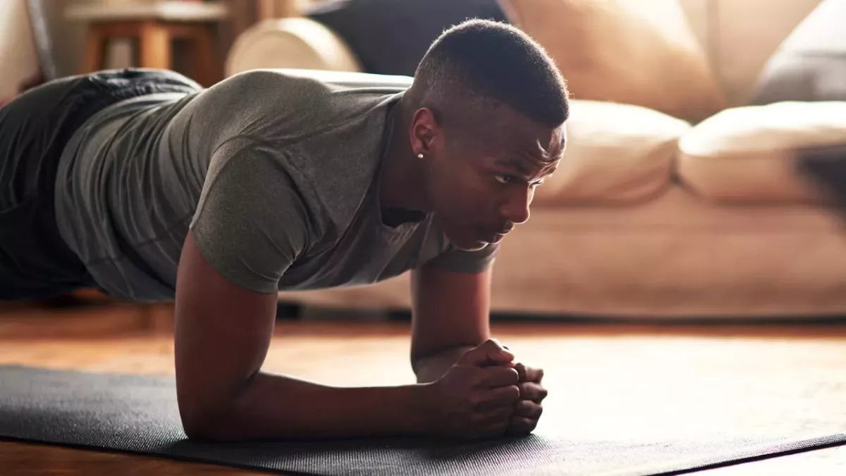 Homme musculation maison
