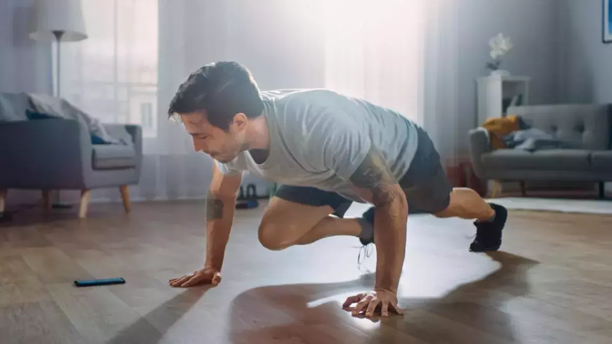 Le mountain climber est un exercice très efficace pour bruler les graisses. 