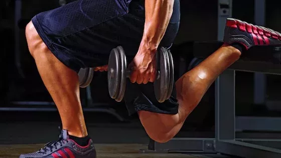 Le split squat bulgarian, l'exercice qui vous explosera vos séances jambe/fessier