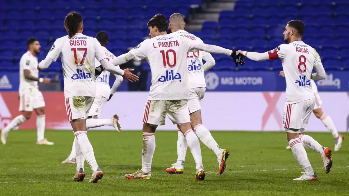 Lucas Paqueta et les Lyonnais connaissent une période compliquée. 