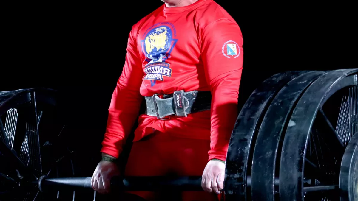 Quand Eddie Hall claque une énorme droite à un Youtubeur