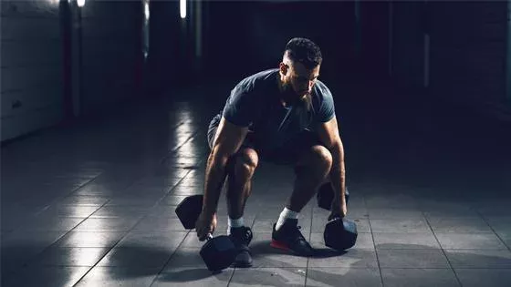 squat haltères