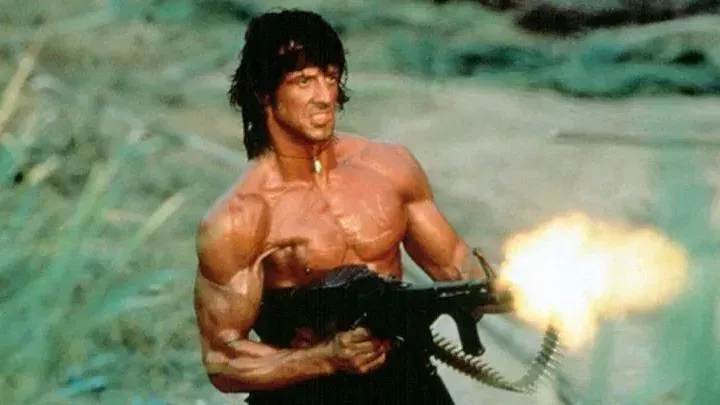 Sylvester Stallone plus musclé que jamais dans Rambo 2