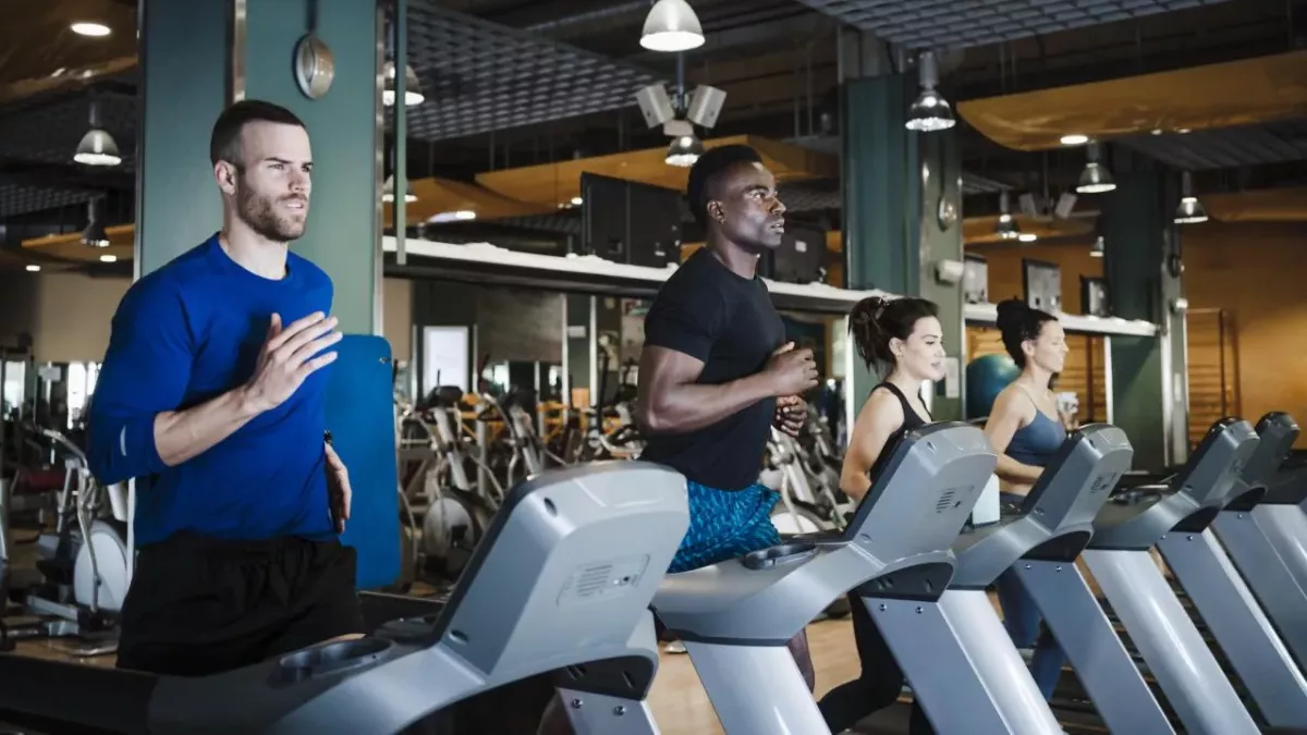 Tapis de course : à quelle vitesse courir et marcher ? Différences avec la course en extérieur