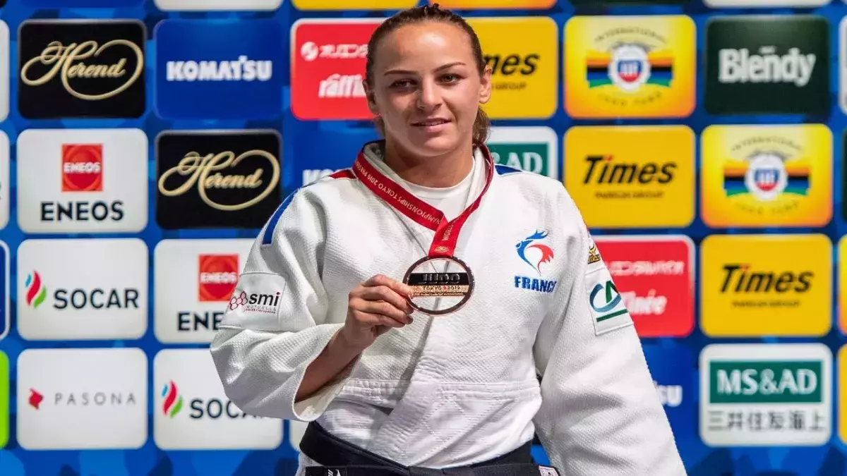 Affaire Pinot : la championne de judo qui accuse son coach Alain Schmitt de violences conjugales témoigne