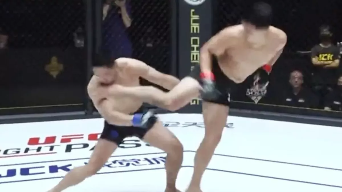 Aerdake Apaer a envoyé au tapis Guoxu Yang en seulement 28 secondes. 