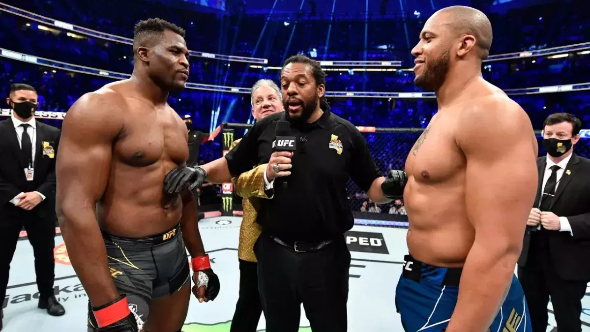 Ciryl Gane a donné son avis sur Francis Ngannou et une éventuelle revanche en conférence de presse de l'UFC Paris. 