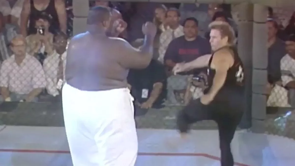 Emmanuel Yarborough et Keith Hackney se sont fait face à l'UFC 3. 