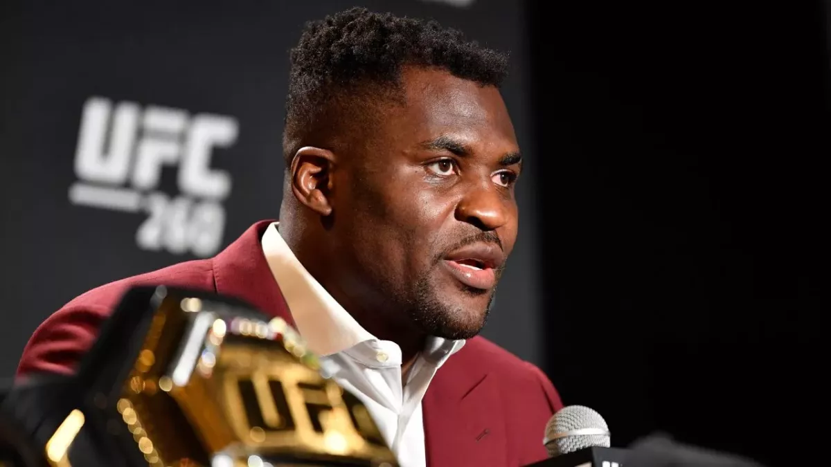 Francis Ngannou veut revenir à la compétition en juin 2023. 