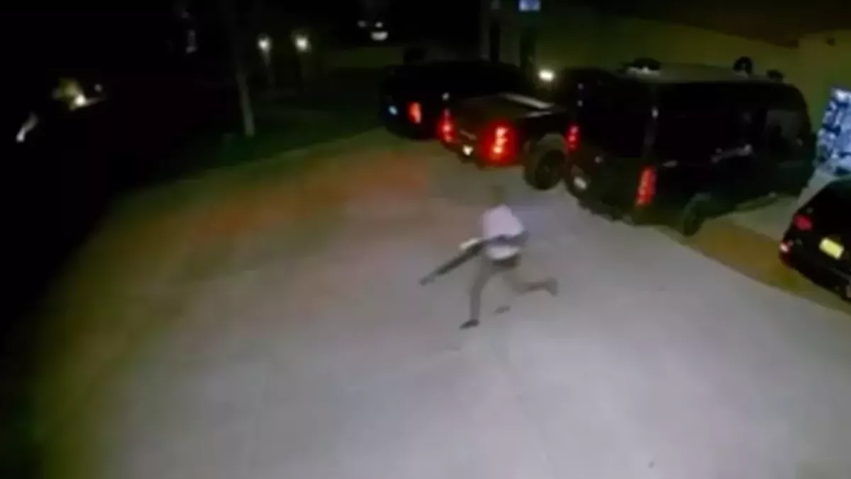 Fusil à la main, Jon Jones défend sa maison face à un cambrioleur 