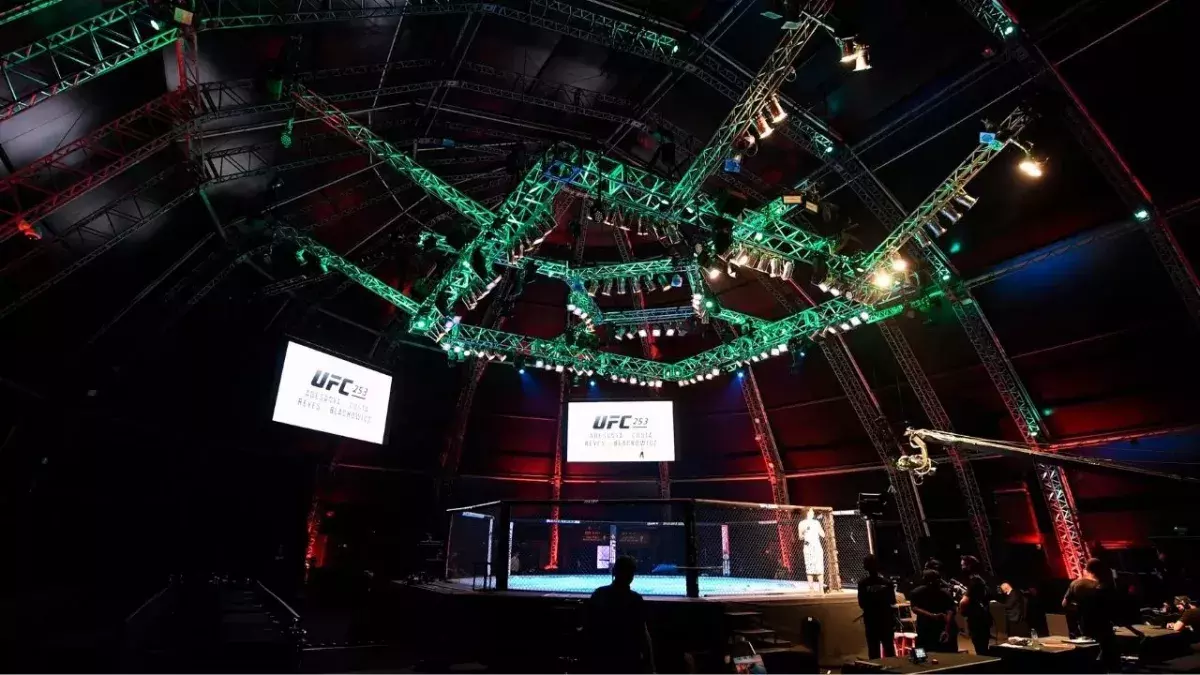 Hasbulla Magomedov sera présent à Abu Dhabi pour assister à l'UFC 267. 